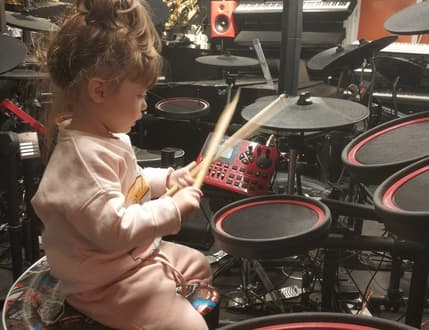 תמונה 3 עבור Drummer המרכז למוסיקה ולימודי נגינה