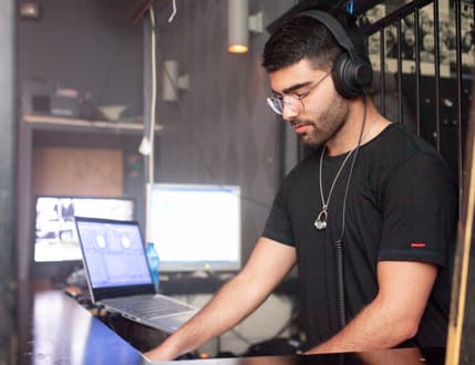 תמונה 1 עבור DJ BAREL