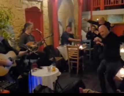 Image 2 for אקורד יווני- מופע מוזיקה יוונית ובוזוקי