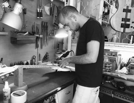 תמונה 1 עבור Jai Guitar Workshop