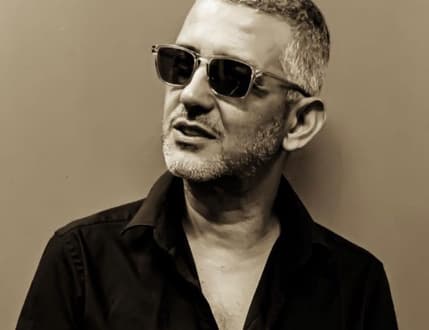 תמונה 1 עבור להקה עם הרבה כוח יצירתי