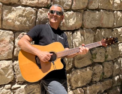 תמונה 1 עבור הופעה שבועית - יהודה אשש