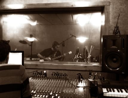 תמונה 3 עבור Under-Stage Studio