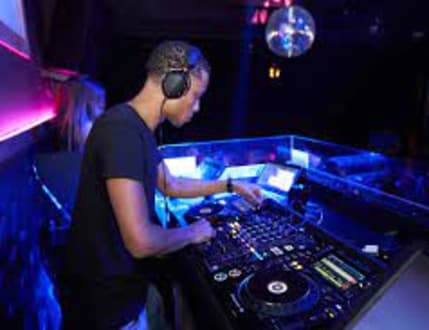 Image 3 for DJ Live 