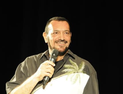Image 2 for מושיקו כהן - הופעה של איש אחד
