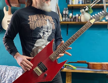 תמונה 2 עבור Jai Guitar Workshop