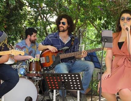 תמונה 1 עבור להקת קמפרי - מוזיקה חיה לאירועים Campari Band