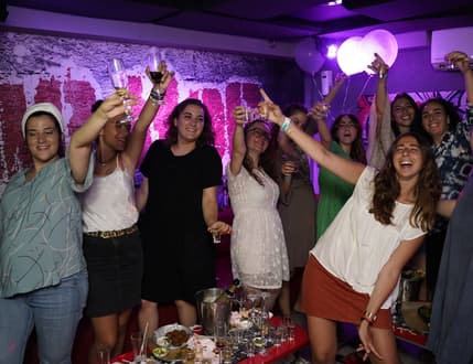 תמונה 2 עבור Stage Karaoke & Bar - סטייג בר קריוקי