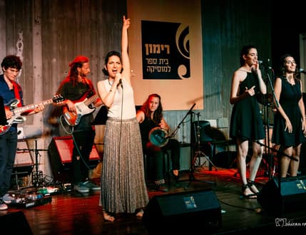 Image 1 for הרכב פיוז'ן המשלב R&B, ג'אז,  ומוסיקת עולם
