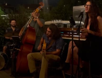 תמונה 2 עבור h winebar